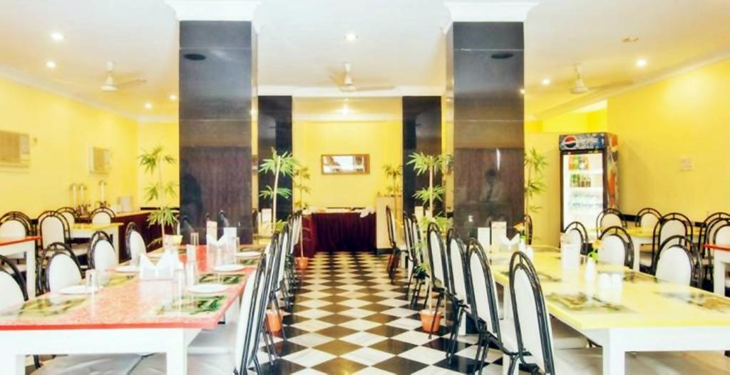 Hotel Pandian Chennai Esterno foto