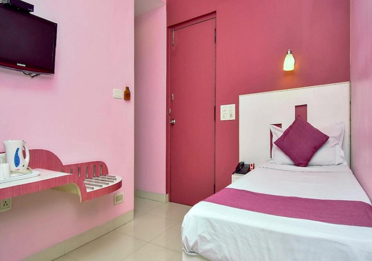 Hotel Pandian Chennai Esterno foto