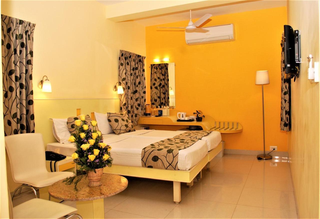 Hotel Pandian Chennai Esterno foto