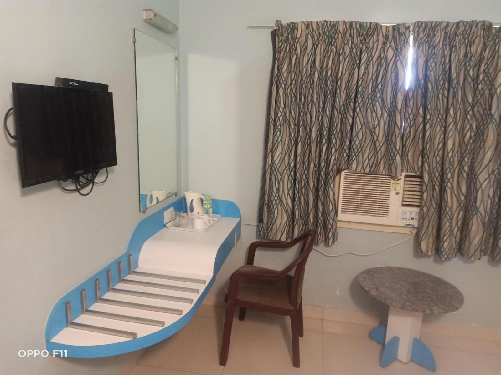 Hotel Pandian Chennai Esterno foto